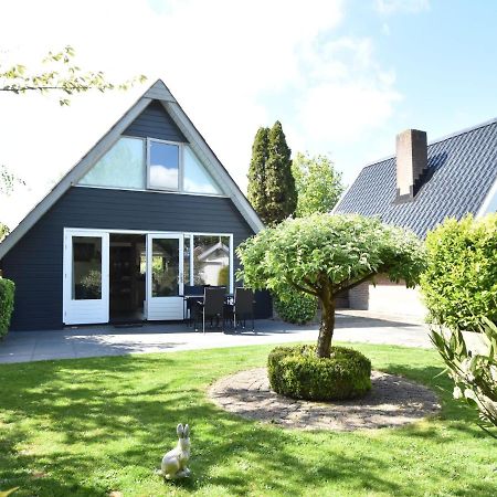 Balmy Holiday Home In Tuitjenhorn With Fenced Garden Esterno foto