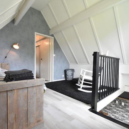 Balmy Holiday Home In Tuitjenhorn With Fenced Garden Esterno foto