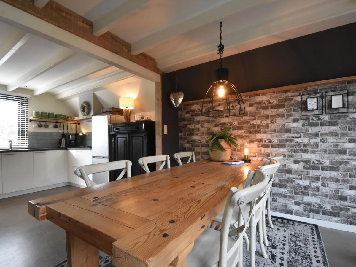Balmy Holiday Home In Tuitjenhorn With Fenced Garden Esterno foto