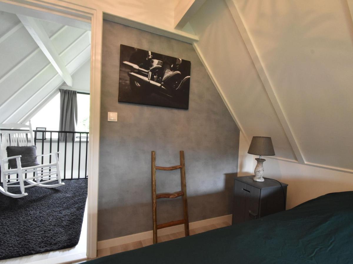 Balmy Holiday Home In Tuitjenhorn With Fenced Garden Esterno foto