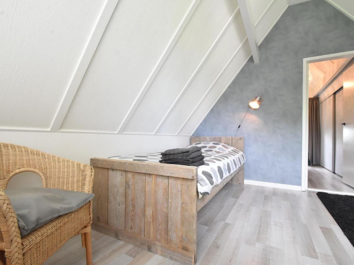 Balmy Holiday Home In Tuitjenhorn With Fenced Garden Esterno foto
