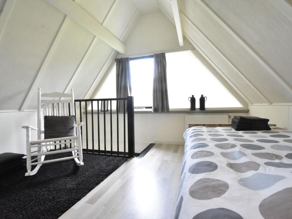 Balmy Holiday Home In Tuitjenhorn With Fenced Garden Esterno foto