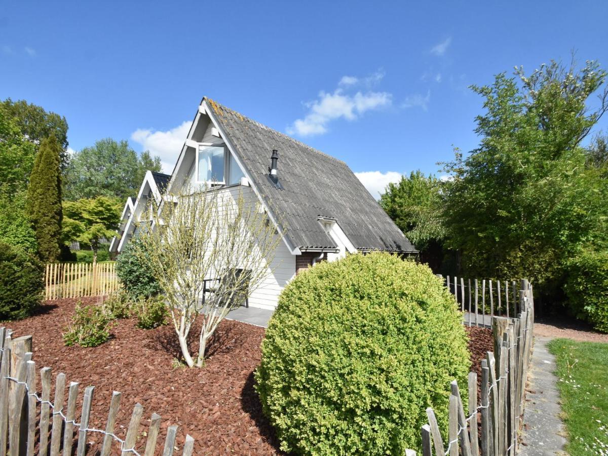 Balmy Holiday Home In Tuitjenhorn With Fenced Garden Esterno foto
