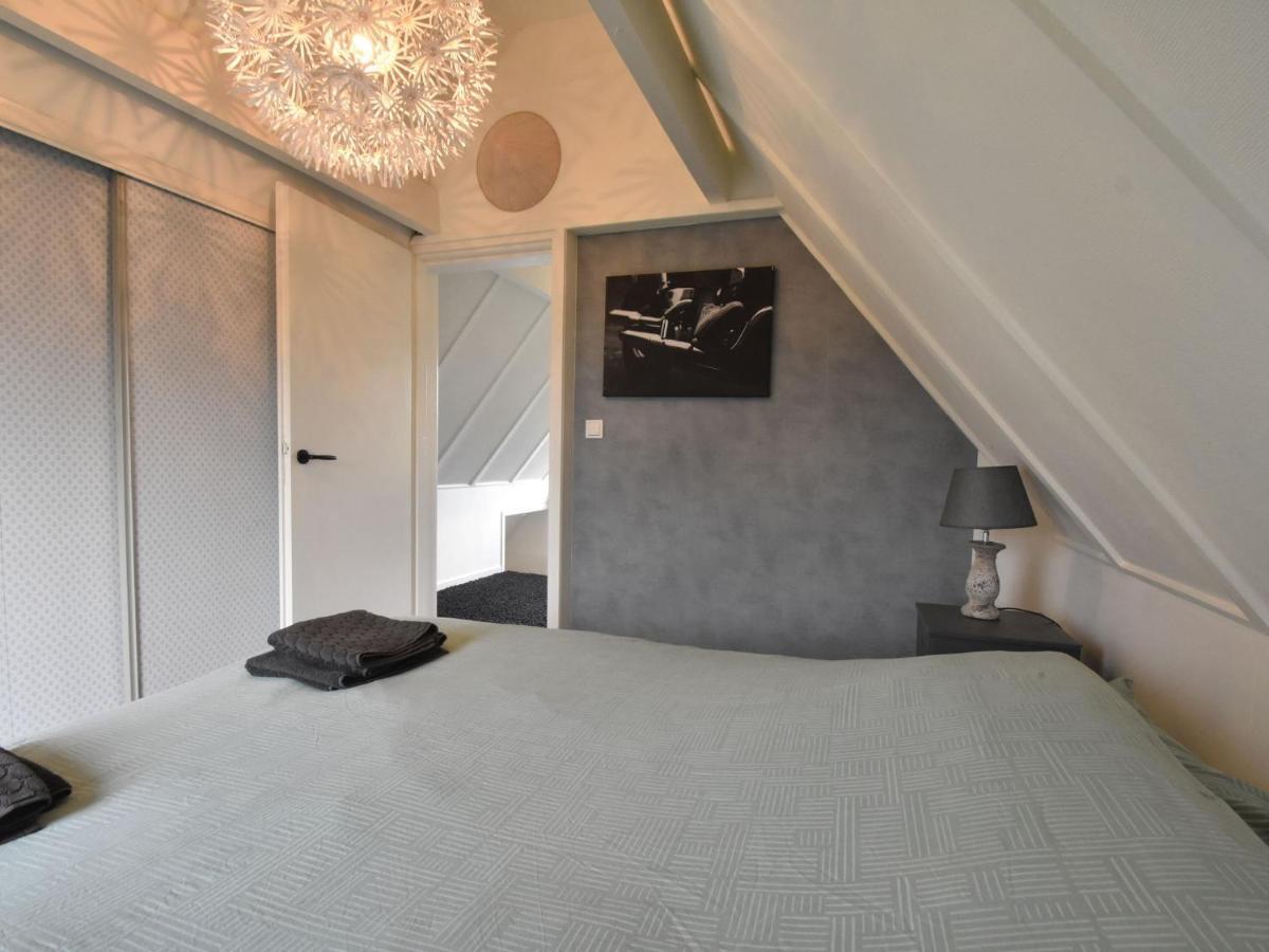 Balmy Holiday Home In Tuitjenhorn With Fenced Garden Esterno foto