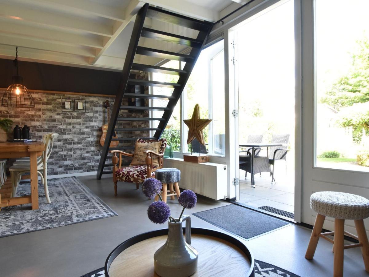 Balmy Holiday Home In Tuitjenhorn With Fenced Garden Esterno foto